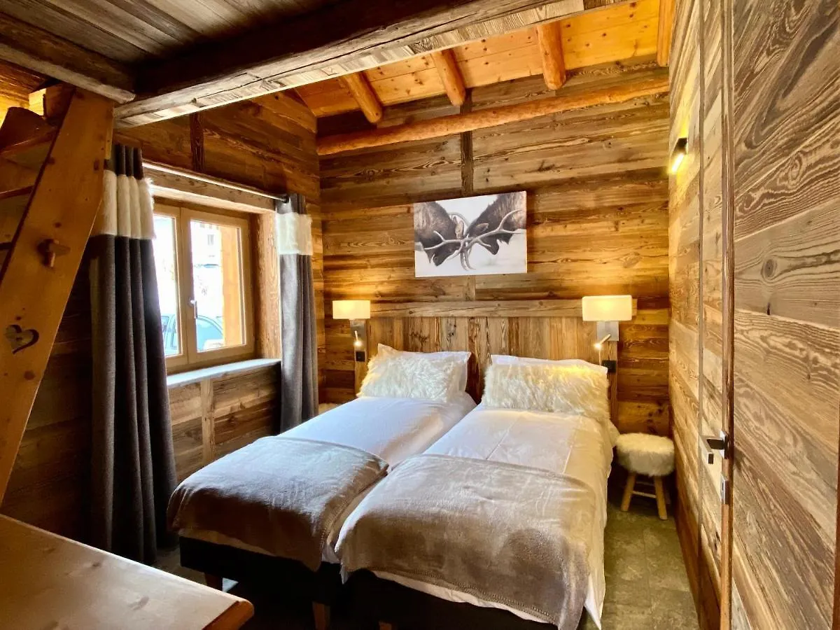 Chalet Les Cocales Residence Sejour Et Nuitees B&B - Appartement Pin Cembro Bessans 0*,