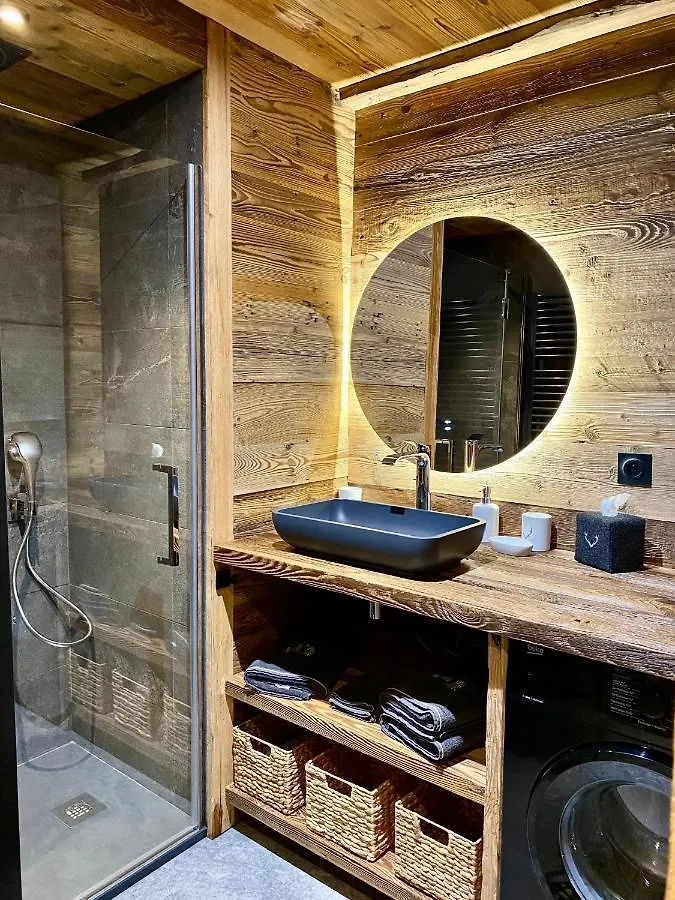 Chalet Les Cocales Residence Sejour Et Nuitees B&B - Appartement Pin Cembro Bessans 0*,