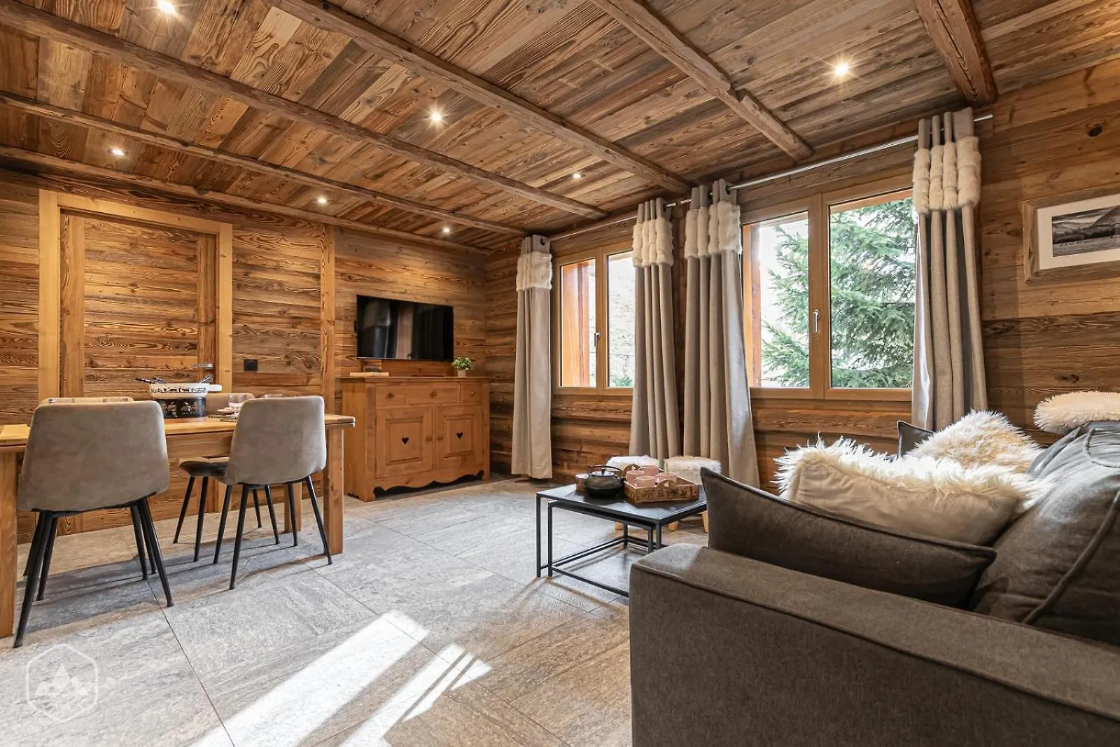 Chalet Les Cocales Residence Sejour Et Nuitees B&B - Appartement Pin Cembro Bessans Apartment